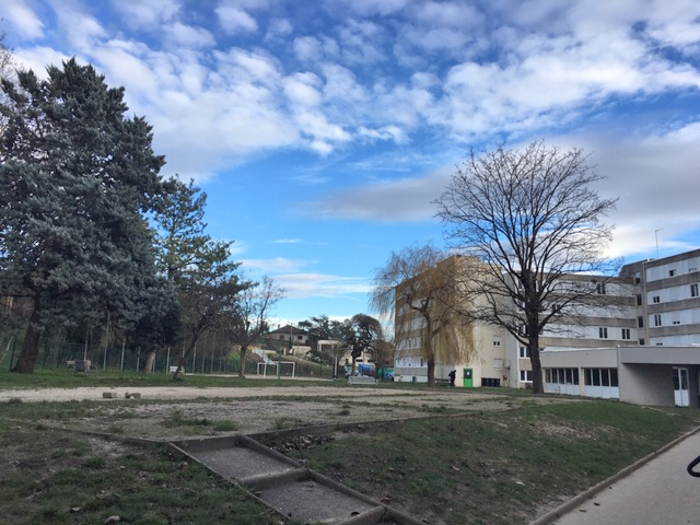 Les espaces verts autour du centre de demandeur d&#039;asile 