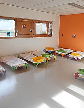 Dortoir des grands à la crèche LA CAPUCINE