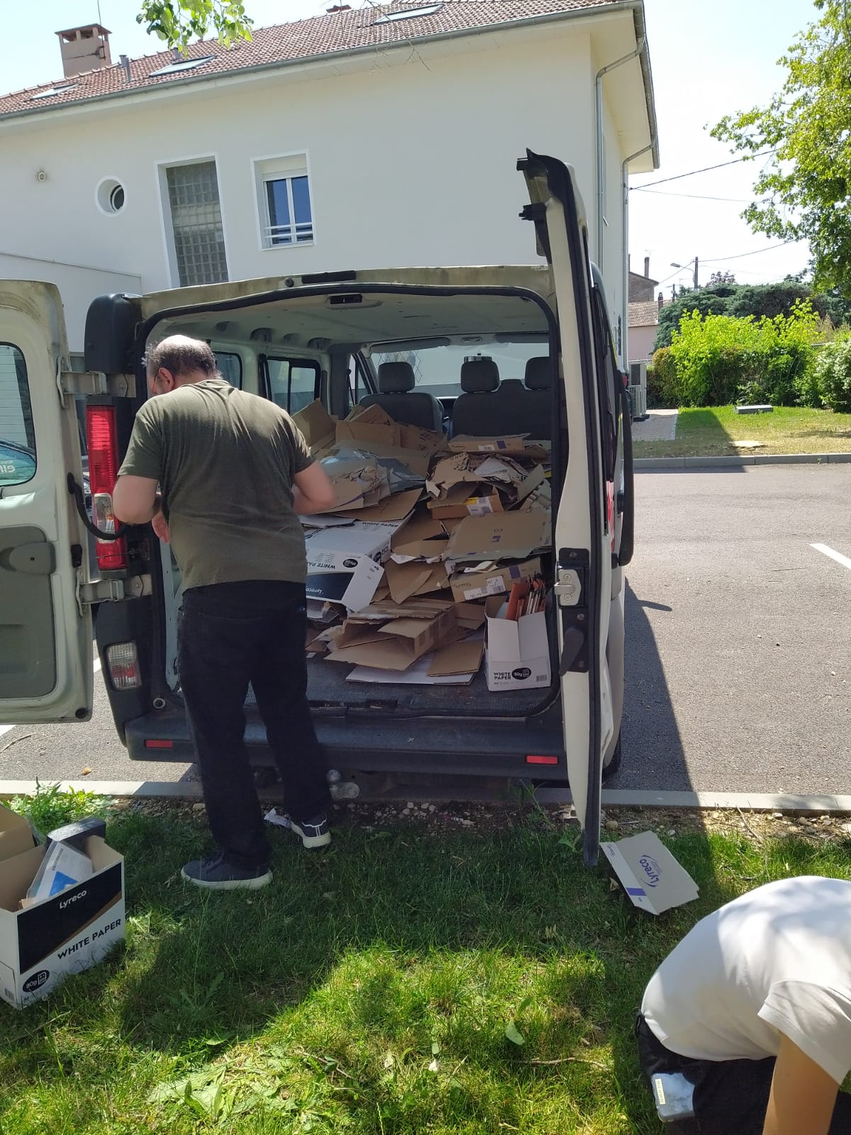 Salariés du siège qui trient leurs déchets