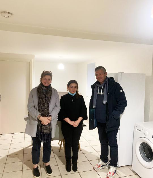 AIE_Afghane-dans-logement jeune Afghane accueillie dans le logement