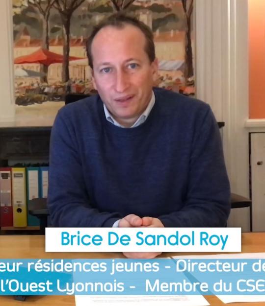Brice De Sandol Roy 1M1M Brice De Sandol Roy dans son bureau