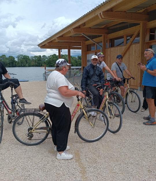 Les résidents sont en sortie vélo.