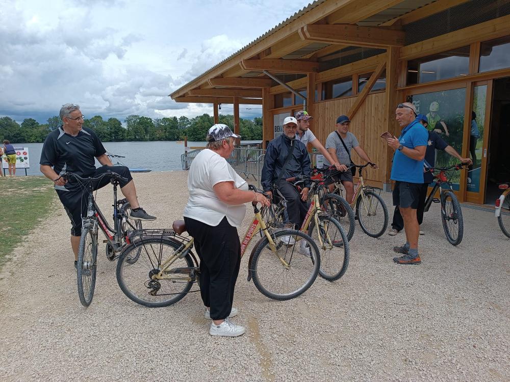 Les résidents sont en sortie vélo.